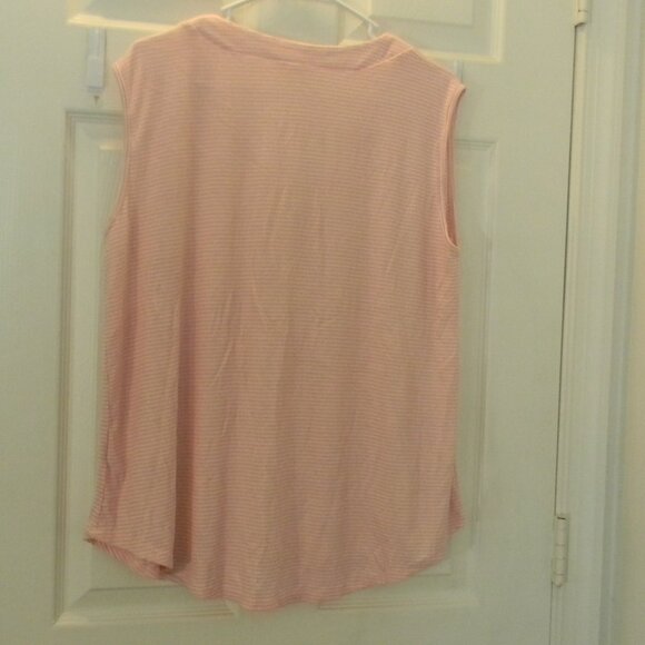 Grand Ave Design Plus 2X Tank Pink White Ribbed Sleeveless Wooden Buttons NWOT - Picture 3 of 6